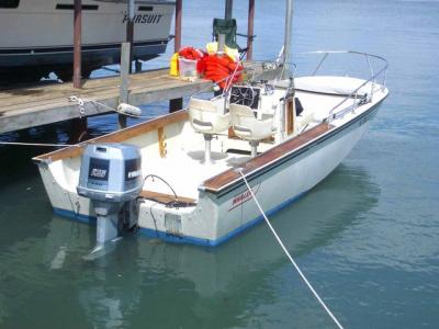 Boston Whaler - 1985 Outrage 22'